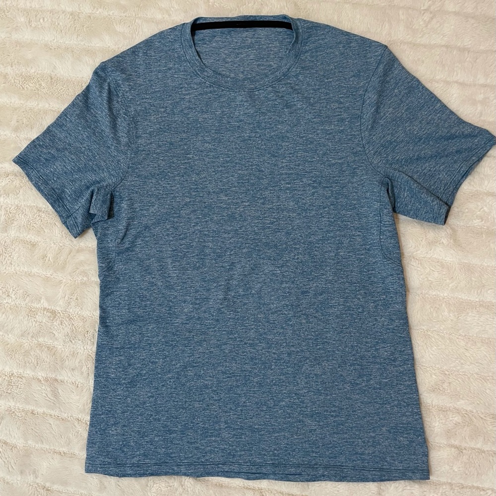 Men’s lululemon T shirt